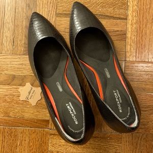 Rockport pump. Glove like fit.